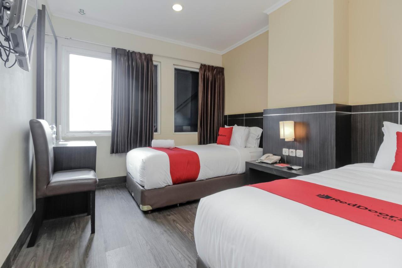 Reddoorz Plus @ Thamrin Jakarta Eksteriør bilde