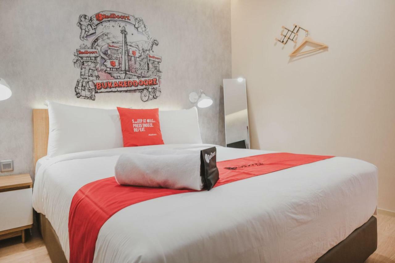 Reddoorz Plus @ Thamrin Jakarta Eksteriør bilde