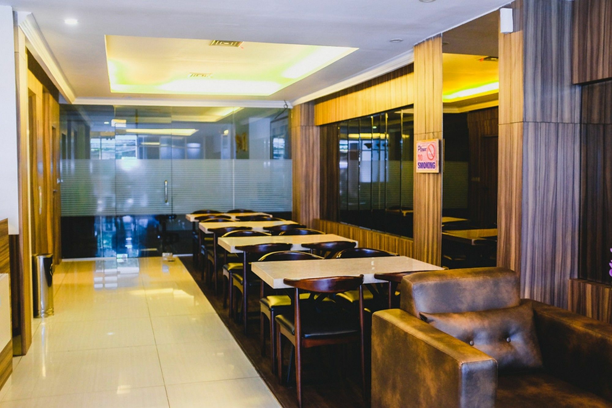Reddoorz Plus @ Thamrin Jakarta Eksteriør bilde